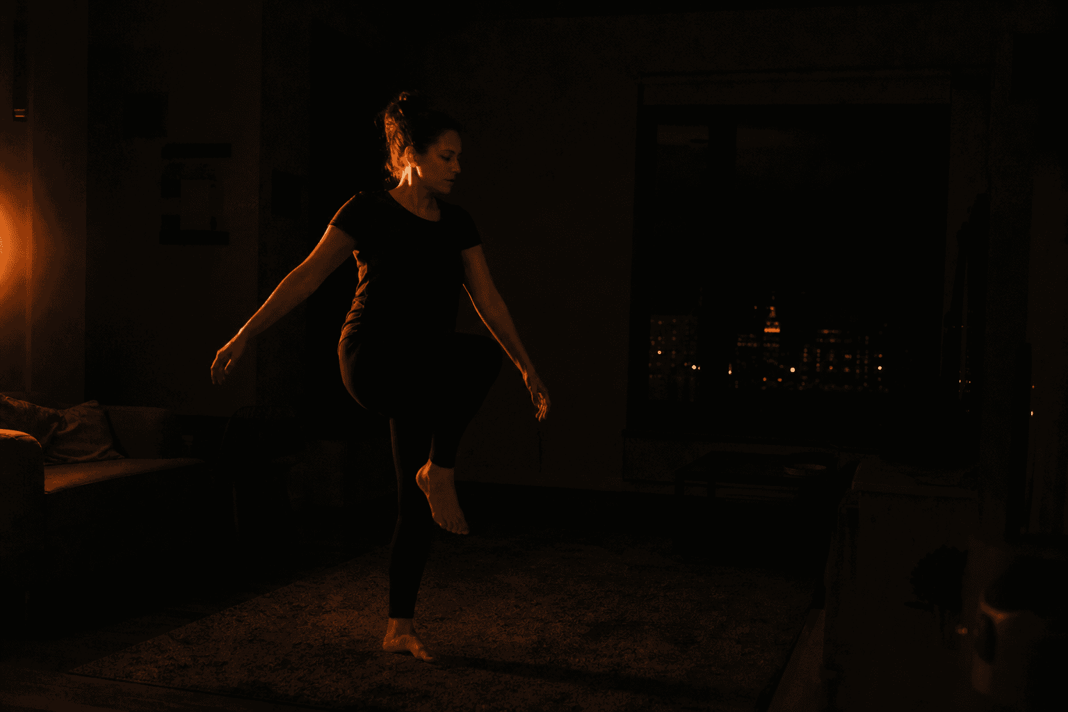 Une séance à la maison, le soir, dans un salon ordinaire